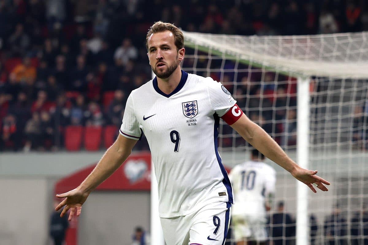 🚨🏴󠁧󠁢󠁥󠁮󠁧󠁿 harry kane’s brace makes him reach 30 g/a for club and country, 28 goals this season with bayern and england. 5 goals in 5 england games in 2025. ✨ pic.